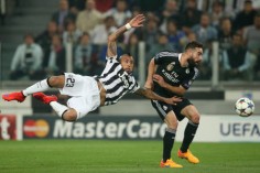 Dani Carvajal (right) gave away the penalty in the first leg that gave Juventus the advantage. Photo: AFP