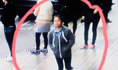 The girl, thought to be aged about 12 to 14, calmly picked up a master key behind the counter and took the necklace from a display cabinet. Photo: SCMP Pictures