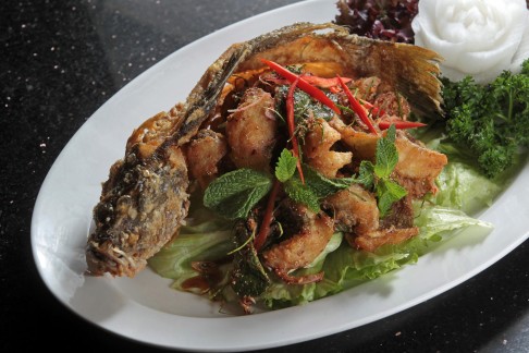 Crispy fish with spicy dressing.