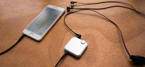 The Aumeo connects to a user's smartphone, computer or audio equipment by cable or Bluetooth.