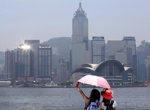 Don't pack away your shorts and T-shirts just yet: late next week temperatures are expected to soar again, reaching highs of up to 23 degrees. Photo: Nora Tam